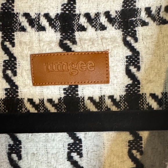 Umgee Ivory and Black Houndstooth Cardigan - Picture 2 of 8